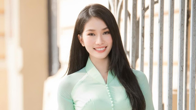 Phuong Anh named among top 10 hot picks by Itspageantstimes